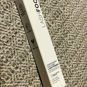 A conditioning Collagen lash primer